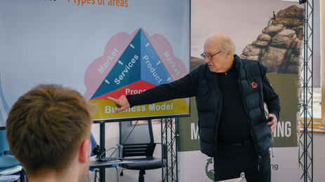 mike parsons at first tracks programme